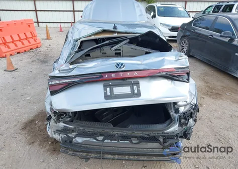 2025 Volkswagen Jetta 1.5T S z USA, uszkodzony, nr VIN 3VW5X7BU8SM007494